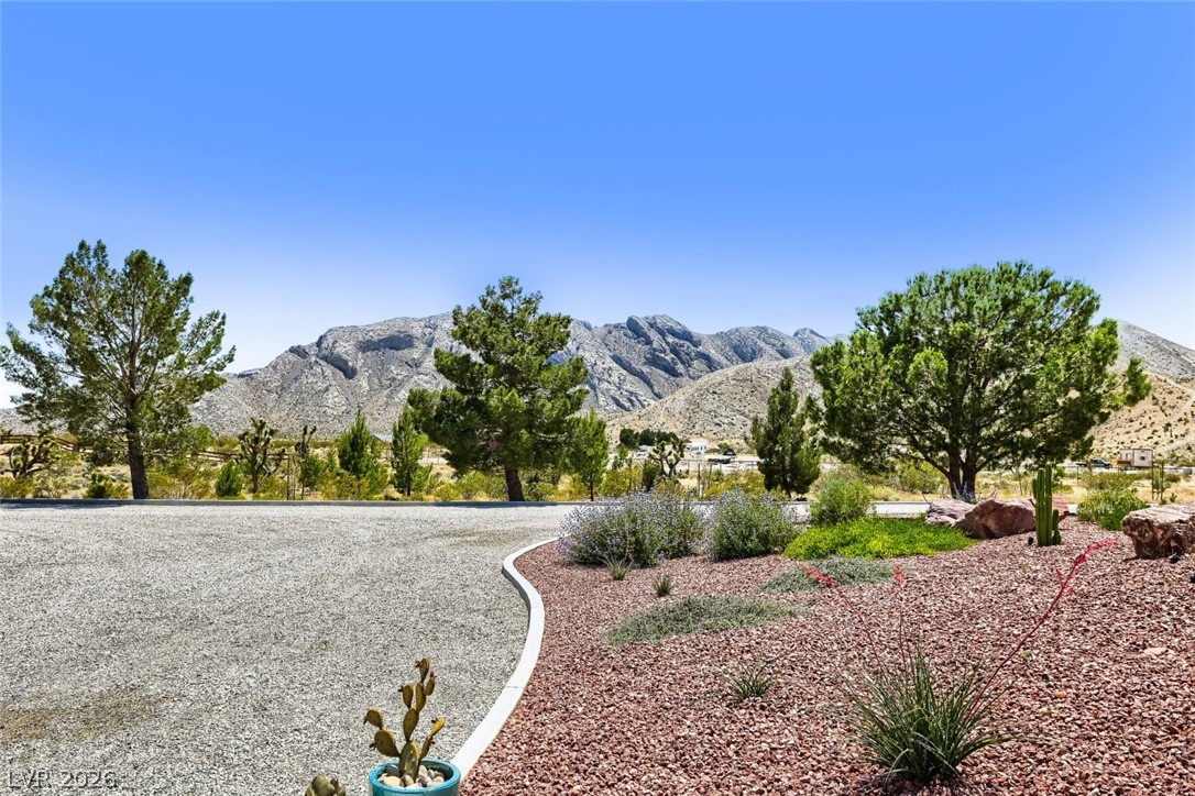 13490 Racel Street Las Vegas, NV 89166 - Photo 37 of 99 Front Yard Landscaping