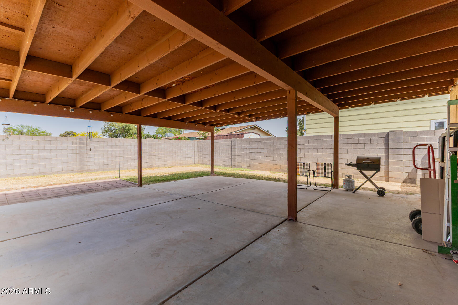 7708 West Flower Street Phoenix, AZ 85033 - Photo 32 of 35 a view of a garage