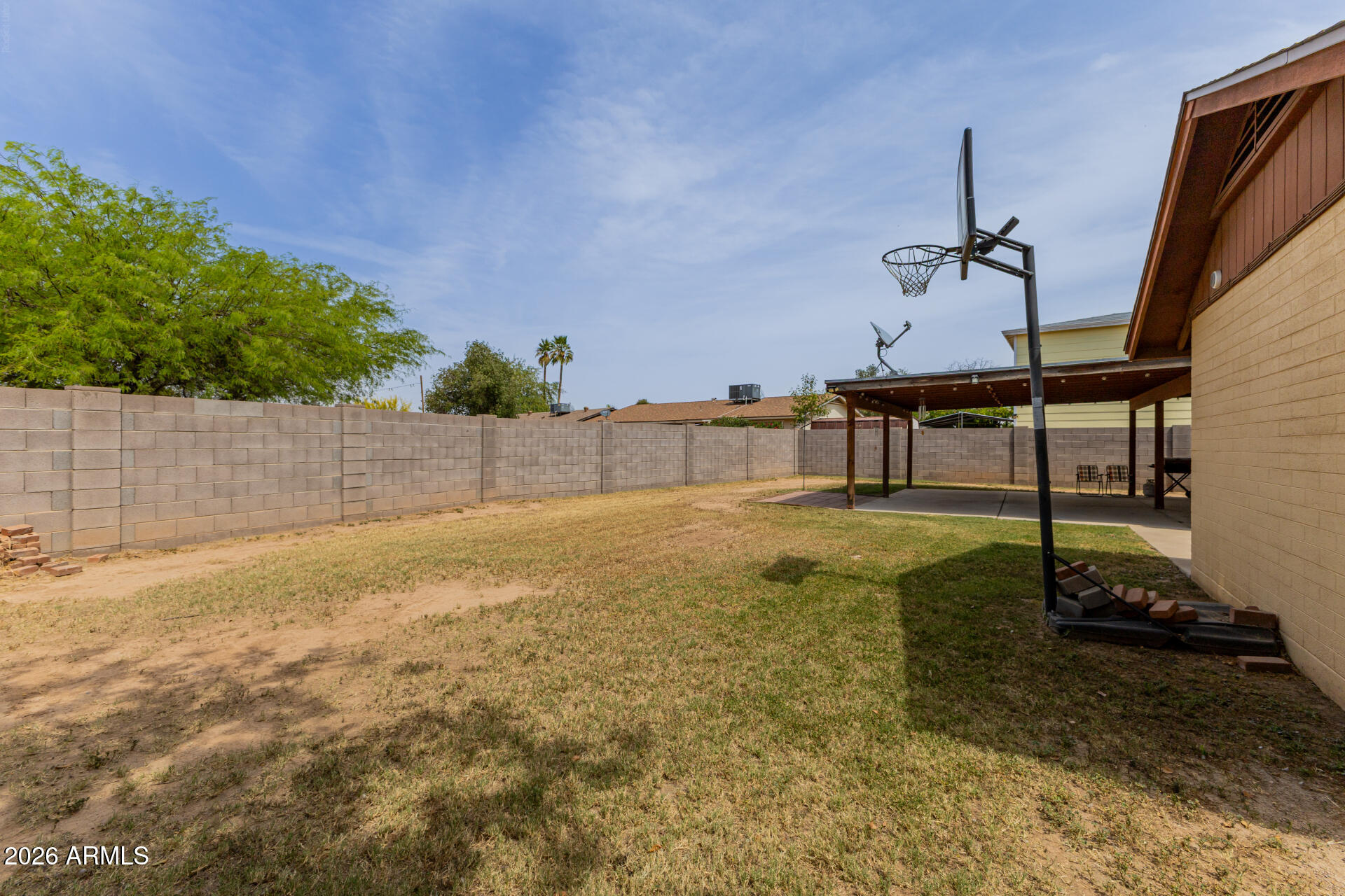 7708 West Flower Street Phoenix, AZ 85033 - Photo 35 of 35 a view of a backyard