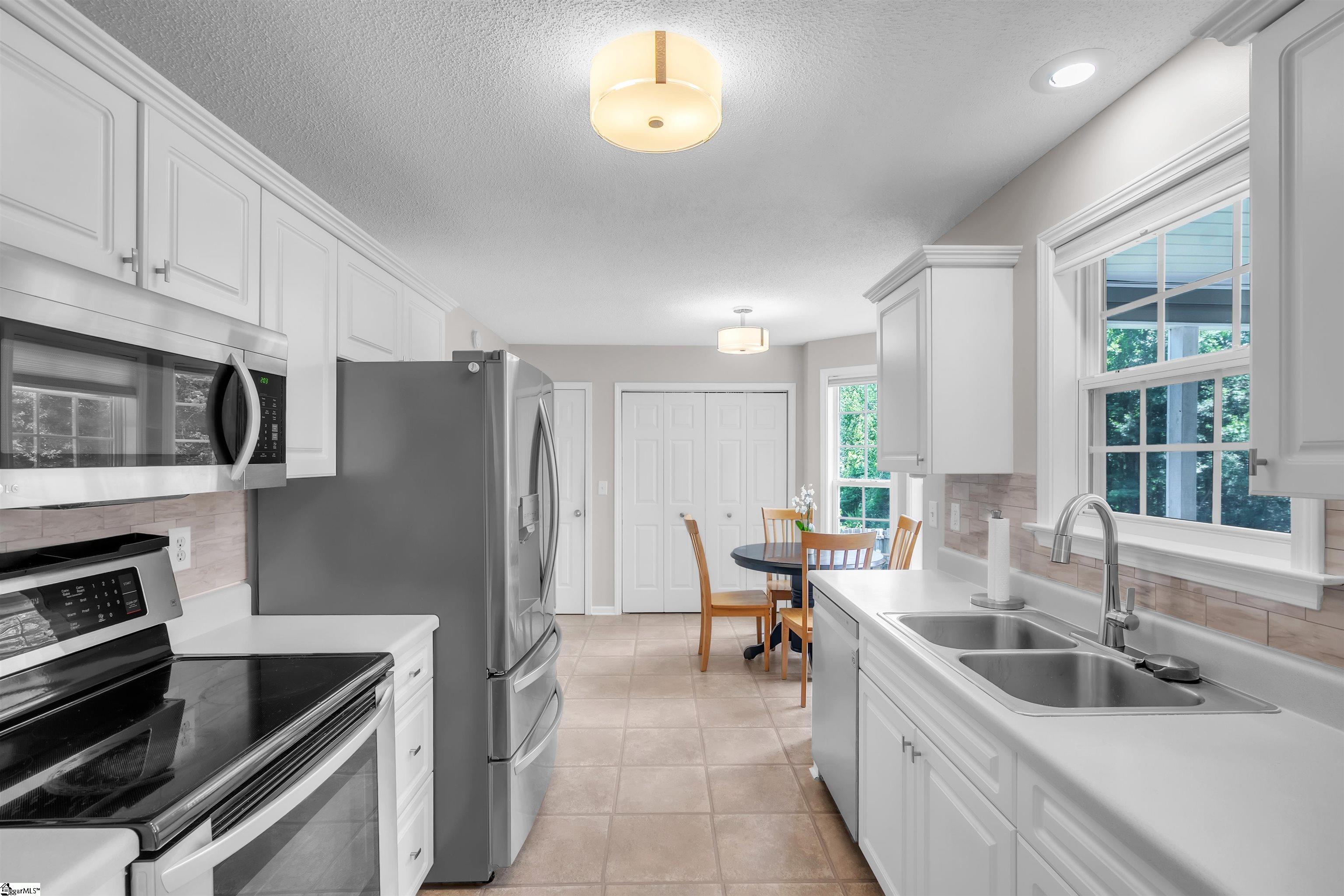 8 Manor Court Simpsonville, SC 29681 - Photo 9 of 18