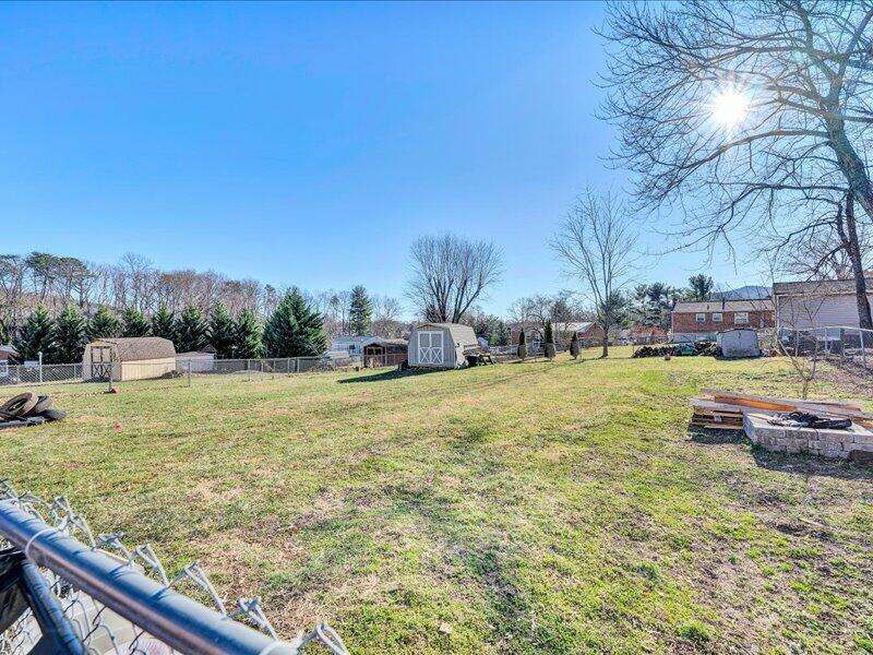 2771 Fernlawn Road Salem, VA 24153 - Photo 21 of 24 20-DSC00055