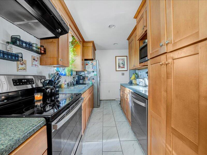 2771 Fernlawn Road Salem, VA 24153 - Photo 7 of 24 06-DSC00013