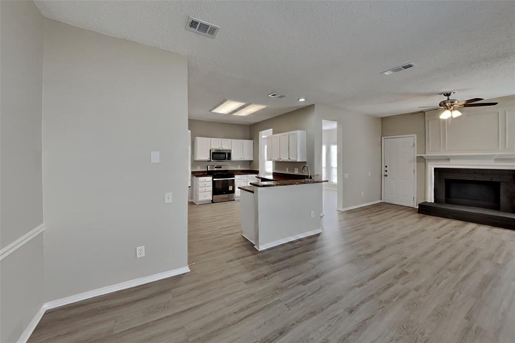 7100 Layla Road Arlington, TX 76016 - Photo 3 of 21 Gallery Image 3