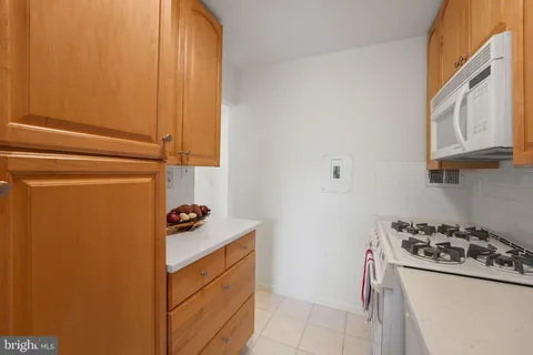 $229,500 | 4343 Cherry Hill Road, Unit 306, Arlington, VA 22207