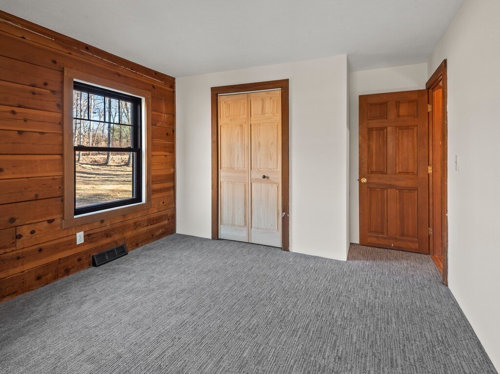 281 Warren Road Brimfield, MA 01010 - Photo 18 of 36