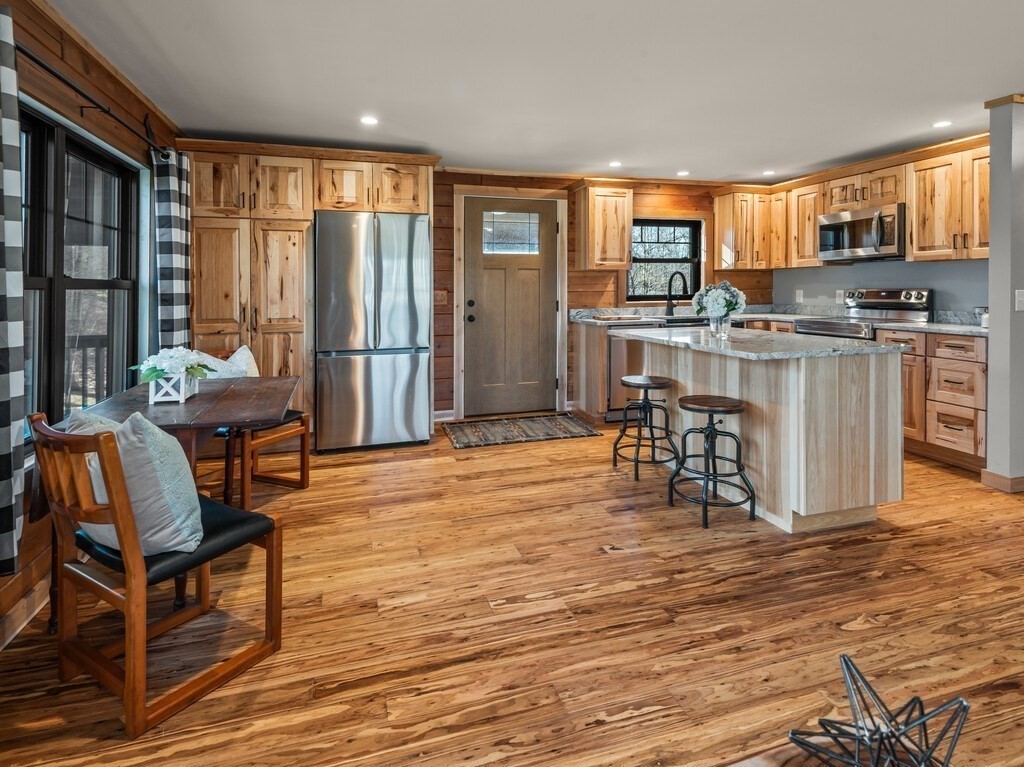 281 Warren Road Brimfield, MA 01010 - Photo 9 of 36