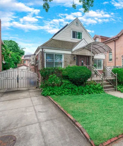 $1,398,000 | 56-40 Francis Lewis Boulevard | Auburndale