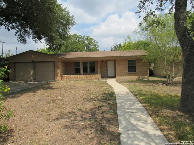 $1,500 | 106 Winn Avenue, Universal City, TX 78148
