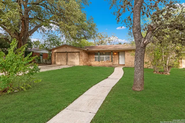 $1,500 | 106 Winn Avenue, Universal City, TX 78148