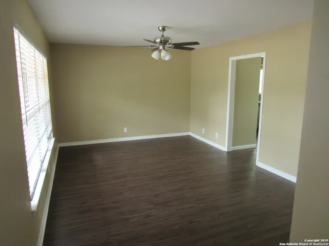 $1,500 | 106 Winn Avenue, Universal City, TX 78148