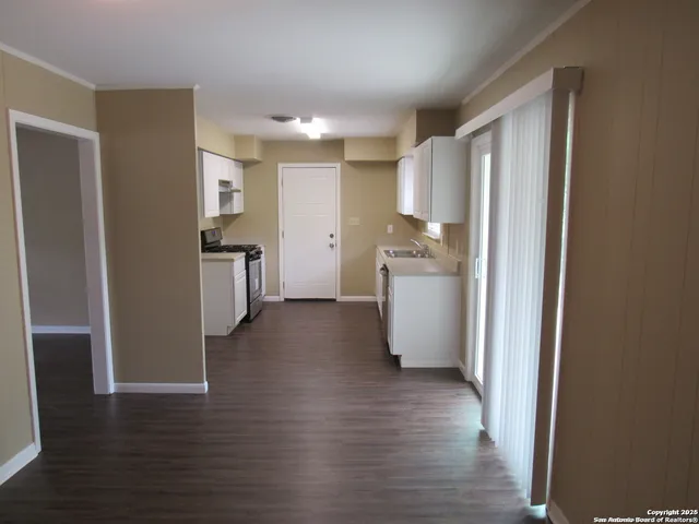 $1,500 | 106 Winn Avenue, Universal City, TX 78148