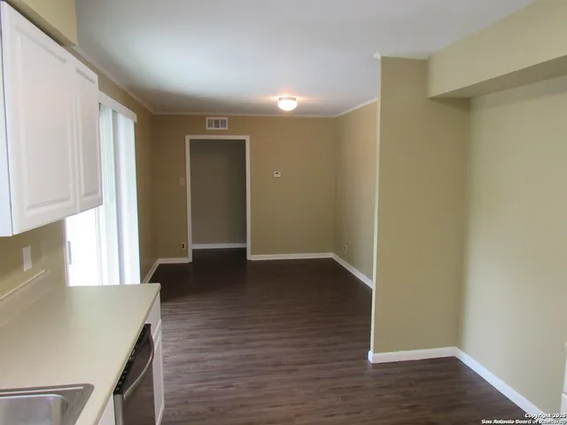 $1,500 | 106 Winn Avenue, Universal City, TX 78148