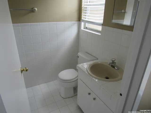 $1,500 | 106 Winn Avenue, Universal City, TX 78148