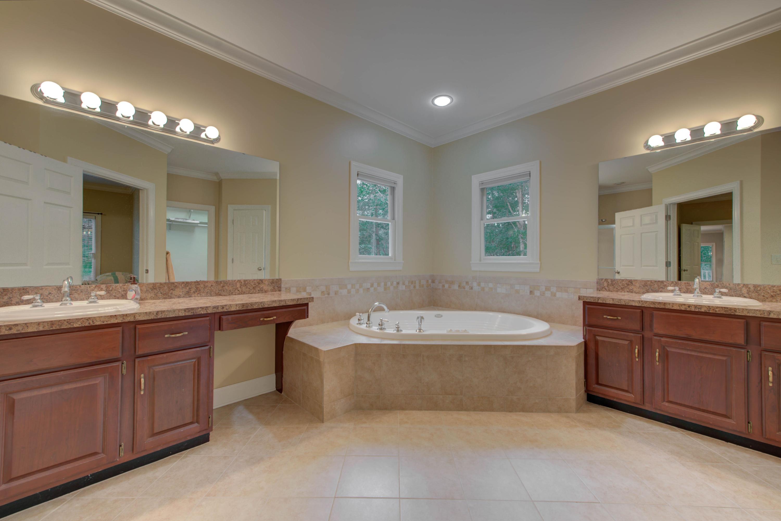 112 Mockingbird Lane Oak Ridge, TN 37830 - Photo 22 of 39 Master Bath