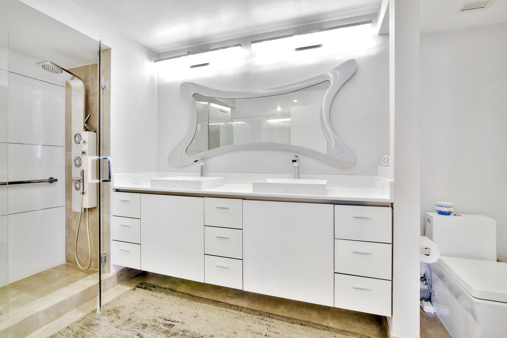 500 South Ocean Boulevard, Unit 1101 Boca Raton, FL 33432 - Photo 13 of 60 Main Bathroom