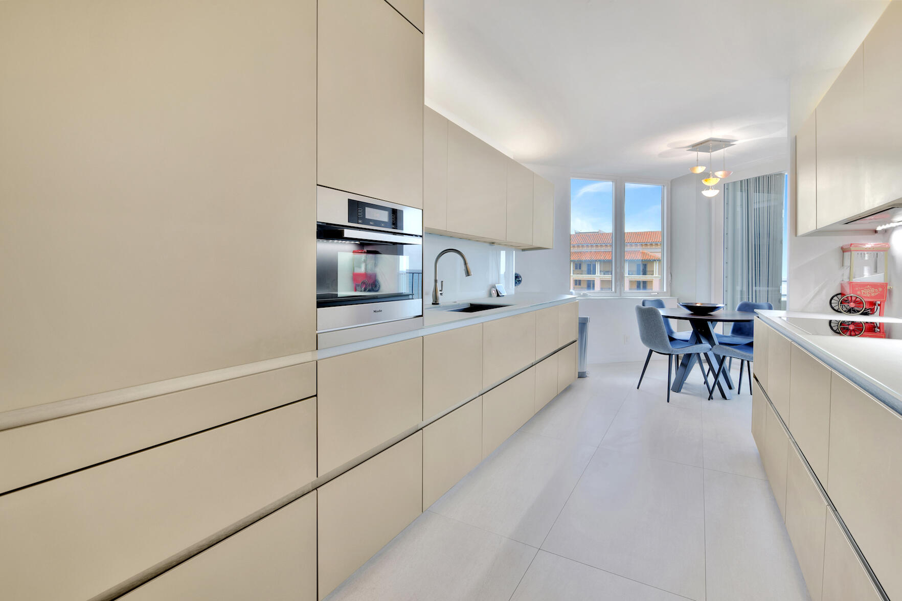 500 South Ocean Boulevard, Unit 1101 Boca Raton, FL 33432 - Photo 17 of 60 Kitchen