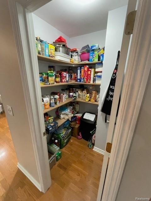 5020 Drayton Road Clarkston, MI 48346 - Photo 11 of 54 Walk-In Pantry
