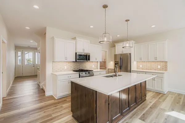 $619,900 | 5054 Dale Ridge Road, Woodbury, MN 55129