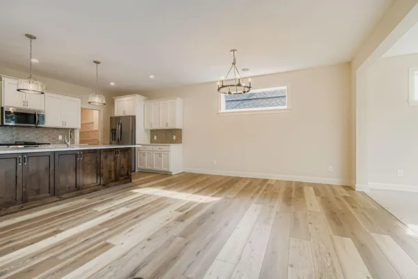 $619,900 | 5054 Dale Ridge Road, Woodbury, MN 55129