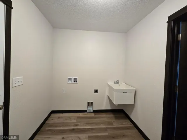 $299,900 | 2012 Essler Drive, St. Peter, MN 56082