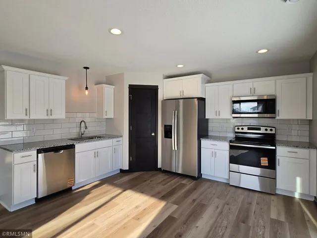 $299,900 | 2012 Essler Drive, St. Peter, MN 56082