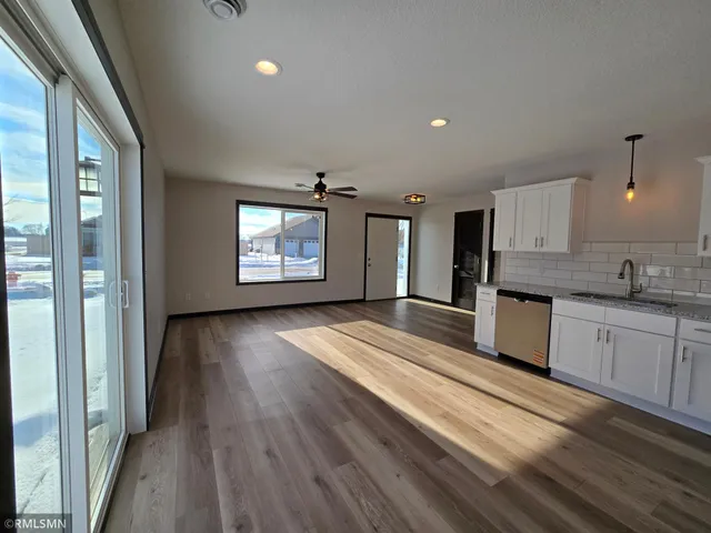 $299,900 | 2012 Essler Drive, St. Peter, MN 56082