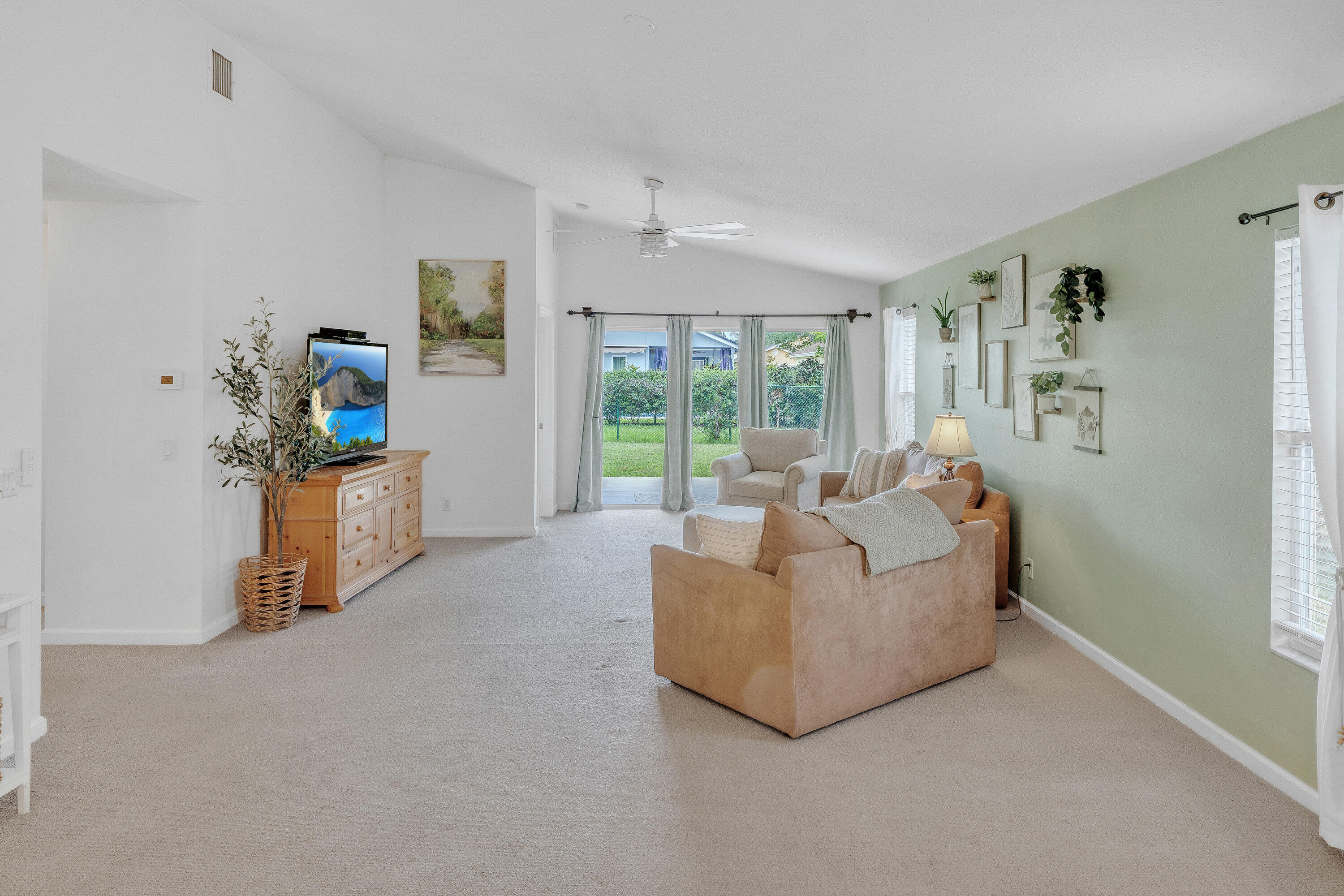 2551 Southwest Riviera Road Stuart, FL 34997 - Photo 23 of 77 8 Living Area (1)