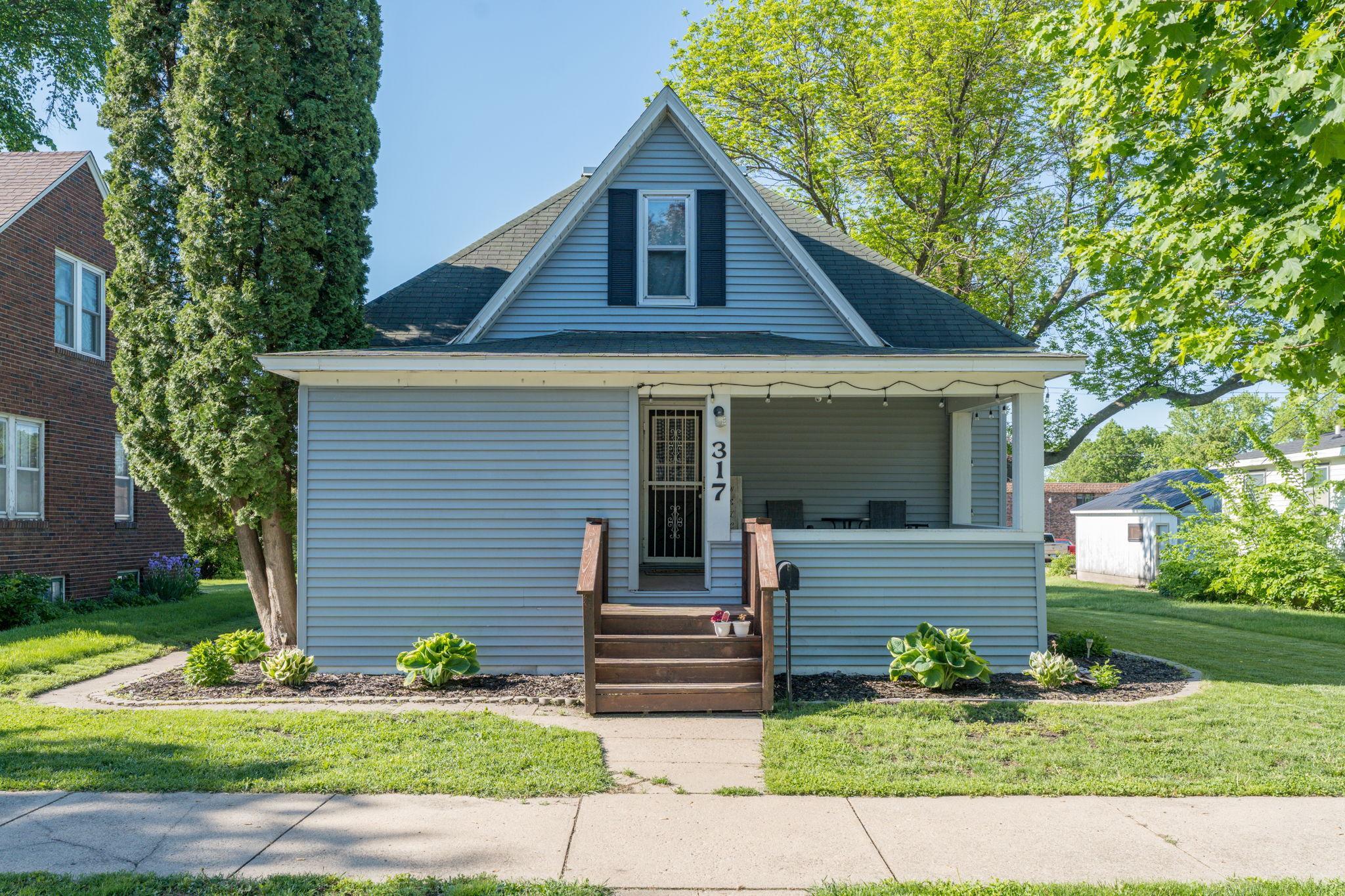 317 Walnut Street Southwest Sleepy Eye, MN 56085 - Photo 1 of 33