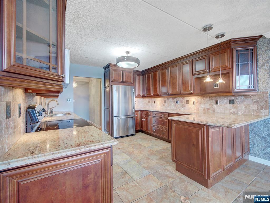 250 Gorge Road, Unit 16D Cliffside Park, NJ 07010 - Photo 11 of 44