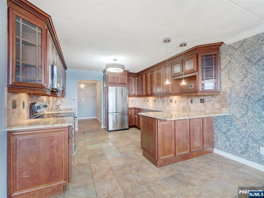 250 Gorge Road, Unit 16D Cliffside Park, NJ 07010 - Photo 14 of 44