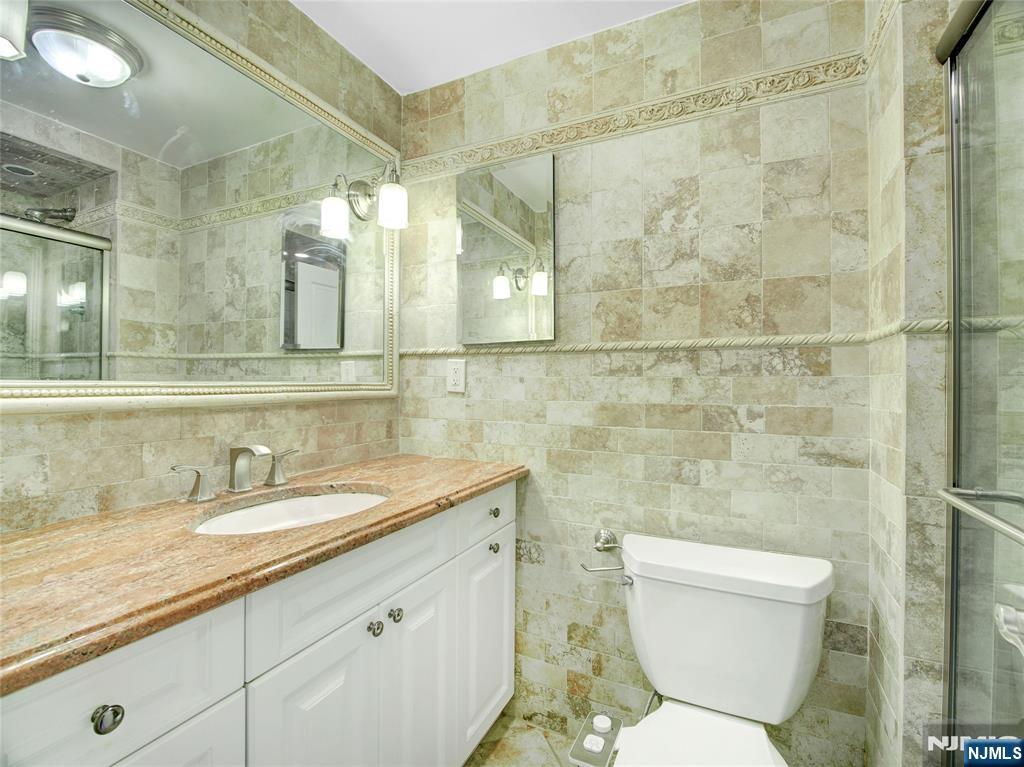 250 Gorge Road, Unit 16D Cliffside Park, NJ 07010 - Photo 21 of 44
