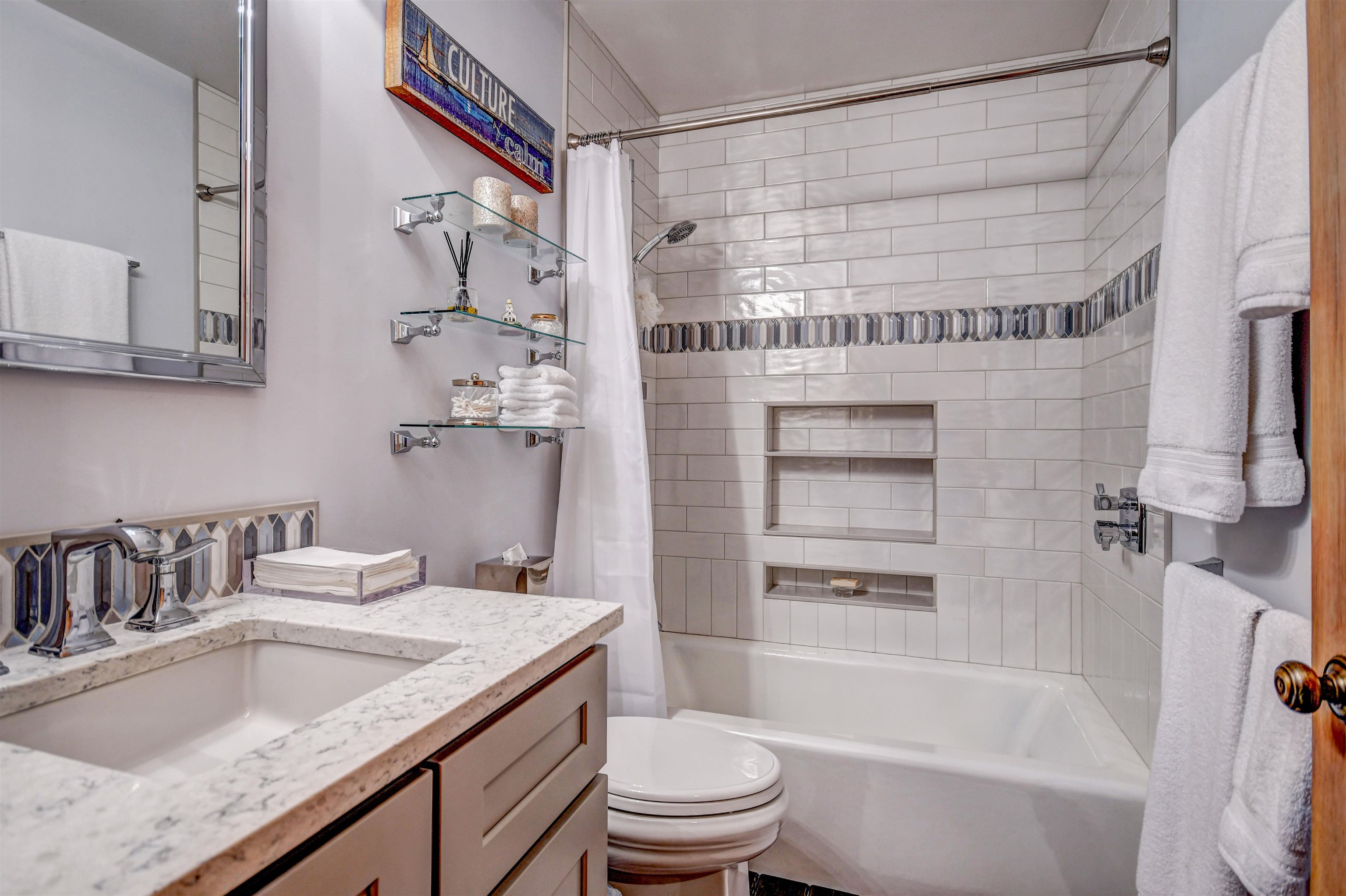 16895 Legacy Road Traverse City, MI 49686 - Photo 19 of 47 1901331-18.JPG