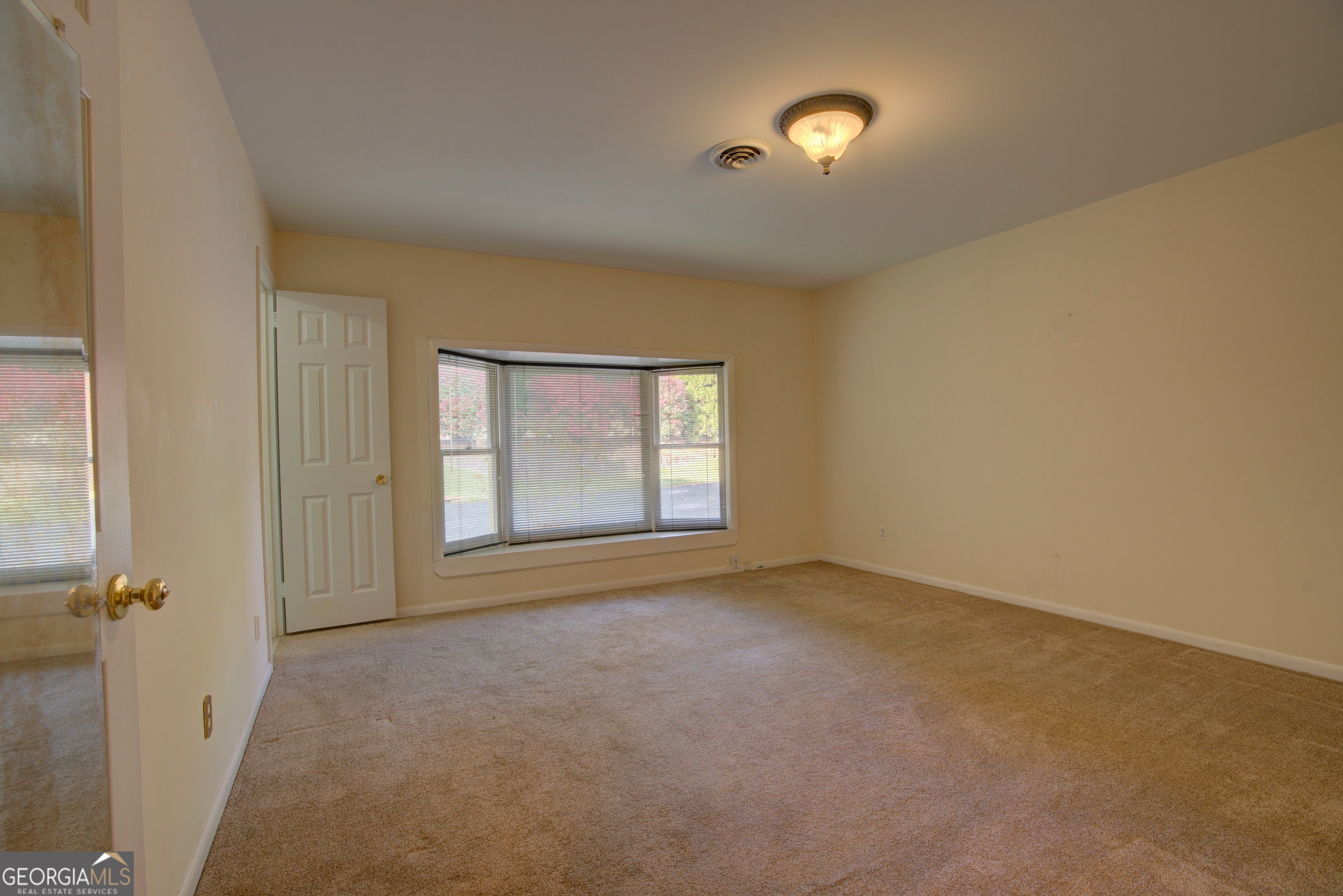 46 Turnbull Drive Rome, GA 30161 - Photo 22 of 47 a view of an empty room with a window