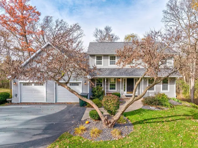 $674,900 | 4313 North Forest Hills Boulevard, Janesville, WI 53545