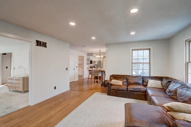 $674,900 | 4313 North Forest Hills Boulevard, Janesville, WI 53545