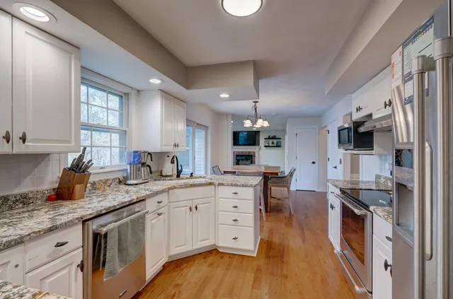 $674,900 | 4313 North Forest Hills Boulevard, Janesville, WI 53545