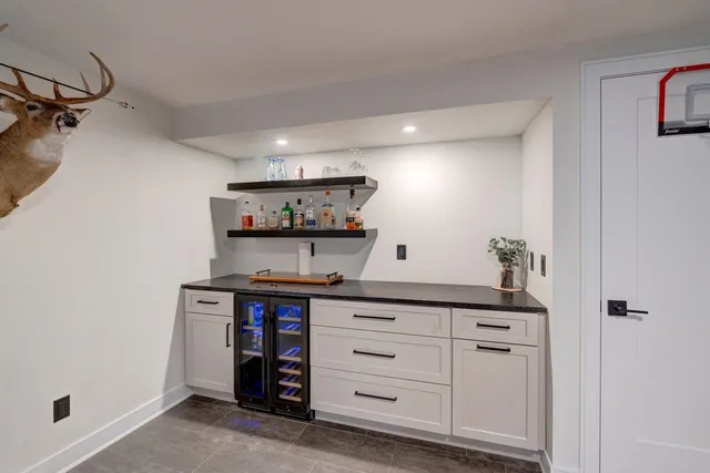 $674,900 | 4313 North Forest Hills Boulevard, Janesville, WI 53545