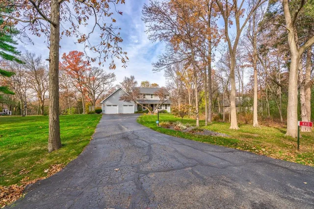 $674,900 | 4313 North Forest Hills Boulevard, Janesville, WI 53545