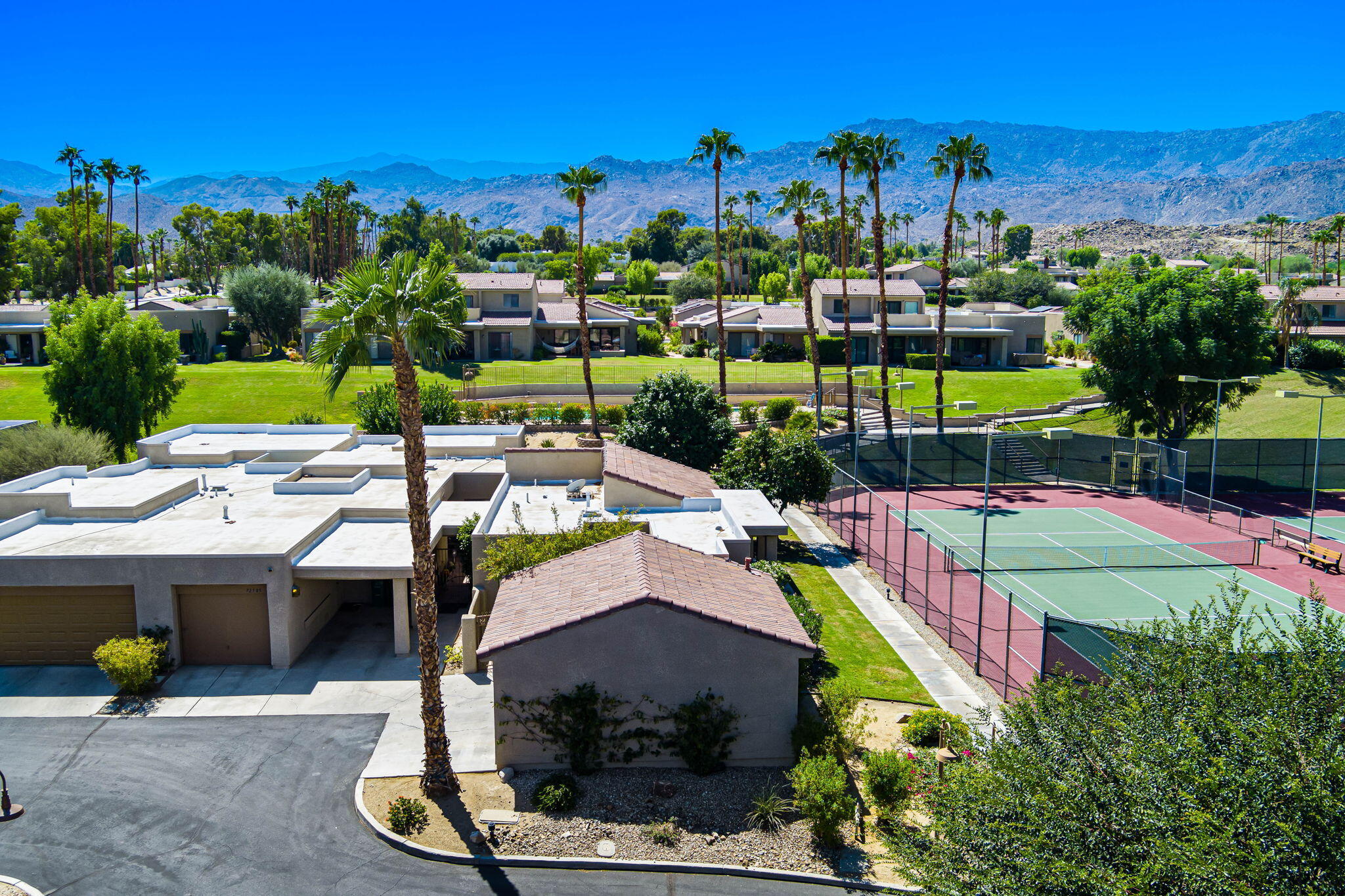 72499 Sandstone Lane Palm Desert, CA 92260 - Photo 27 of 53 3-web-or-mls-JMSandstone_OPMG_0925_003