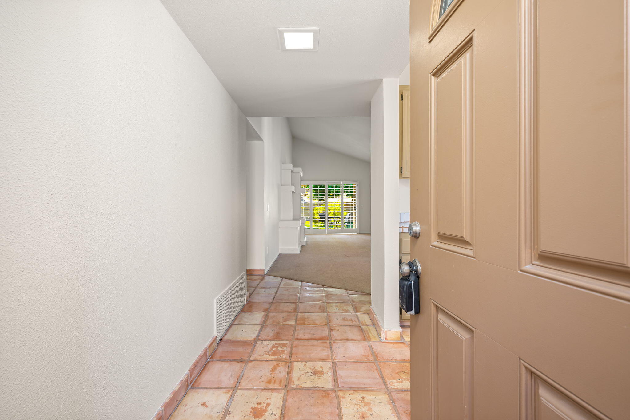 72499 Sandstone Lane Palm Desert, CA 92260 - Photo 4 of 53 13-web-or-mls-JMSandstone_OPMG_0925_013