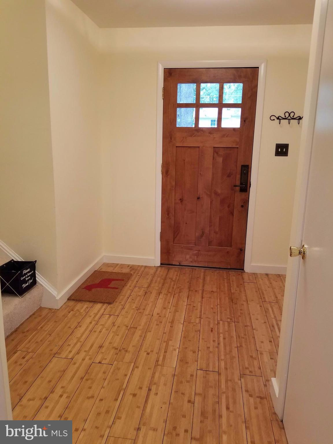 13004 Kahns Road Manassas, VA 20112 - Photo 2 of 26 Foyer/Entryway
