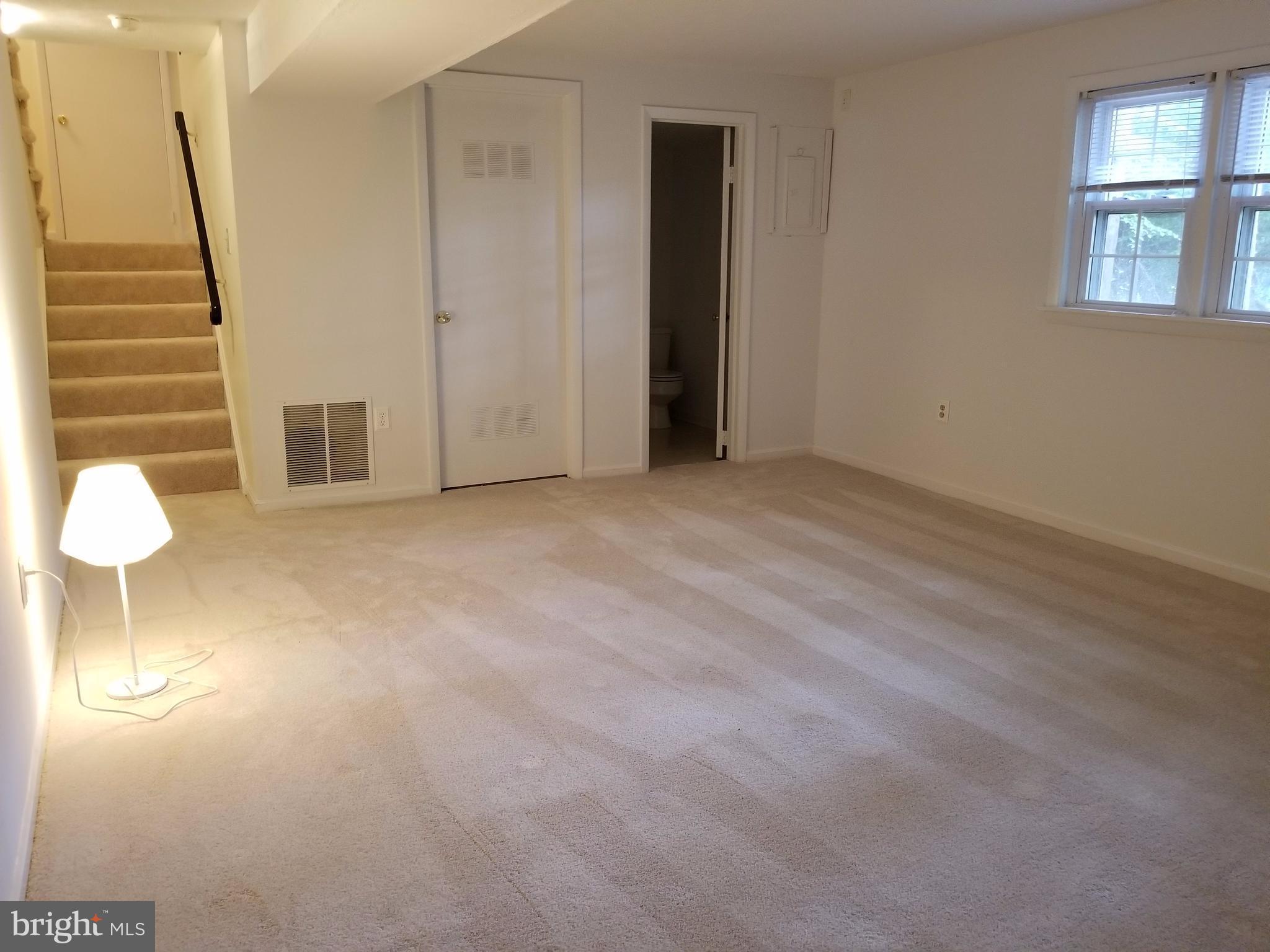 13004 Kahns Road Manassas, VA 20112 - Photo 11 of 26 Family Room