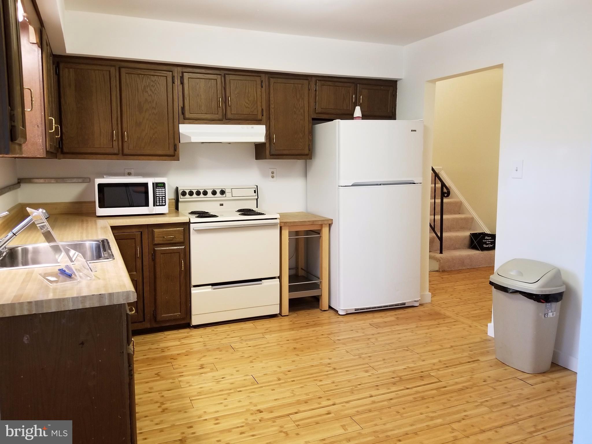 13004 Kahns Road Manassas, VA 20112 - Photo 5 of 26 Kitchen