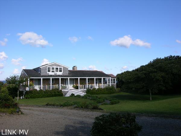 55 Tilton Road Chilmark, MA 02535 - Photo 3 of 5 http://d1qzqeyxiitrap.cloudfront.net/photos/17531/600/32617f77.jpg