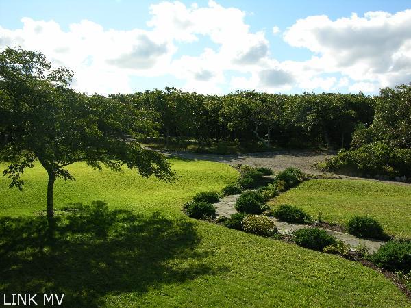 55 Tilton Road Chilmark, MA 02535 - Photo 4 of 5 http://d1qzqeyxiitrap.cloudfront.net/photos/17531/600/db88dc43.jpg