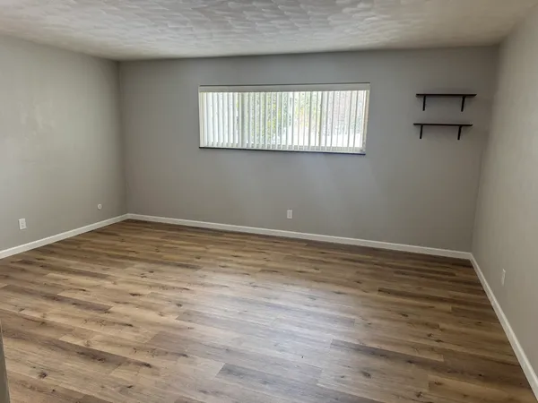 $1,100 | 310 30th Avenue, Unit 4, East Moline, IL 61265