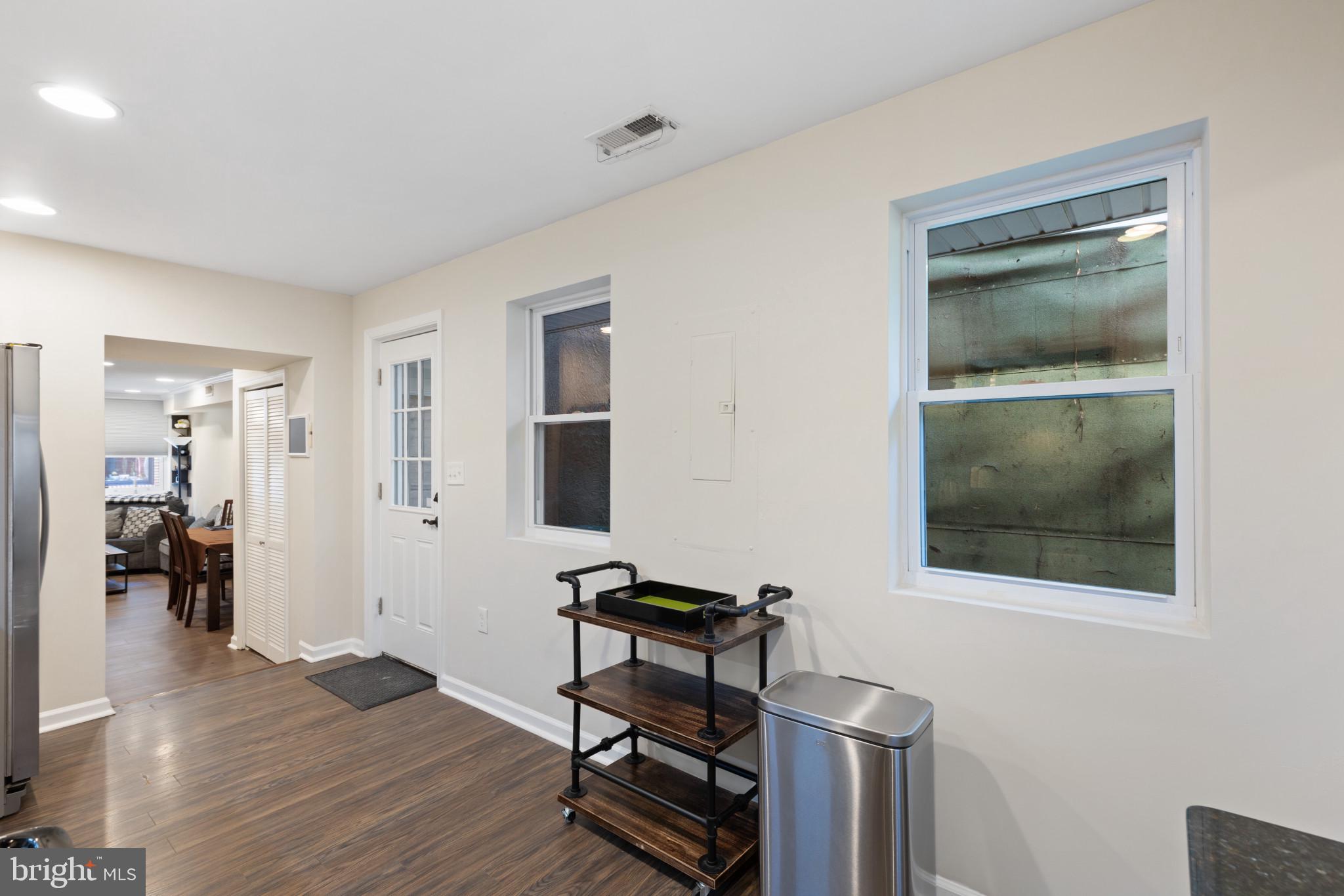 614 South Chapel Street Baltimore, MD 21231 - Photo 15 of 38