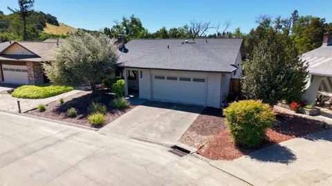 $1,045,000 | 1306 Pinon Drive, Healdsburg, CA 95448
