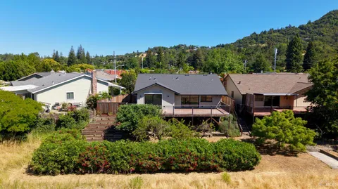 $1,045,000 | 1306 Pinon Drive, Healdsburg, CA 95448