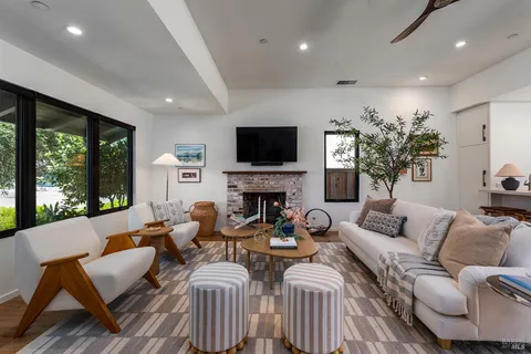 $1,045,000 | 1306 Pinon Drive, Healdsburg, CA 95448